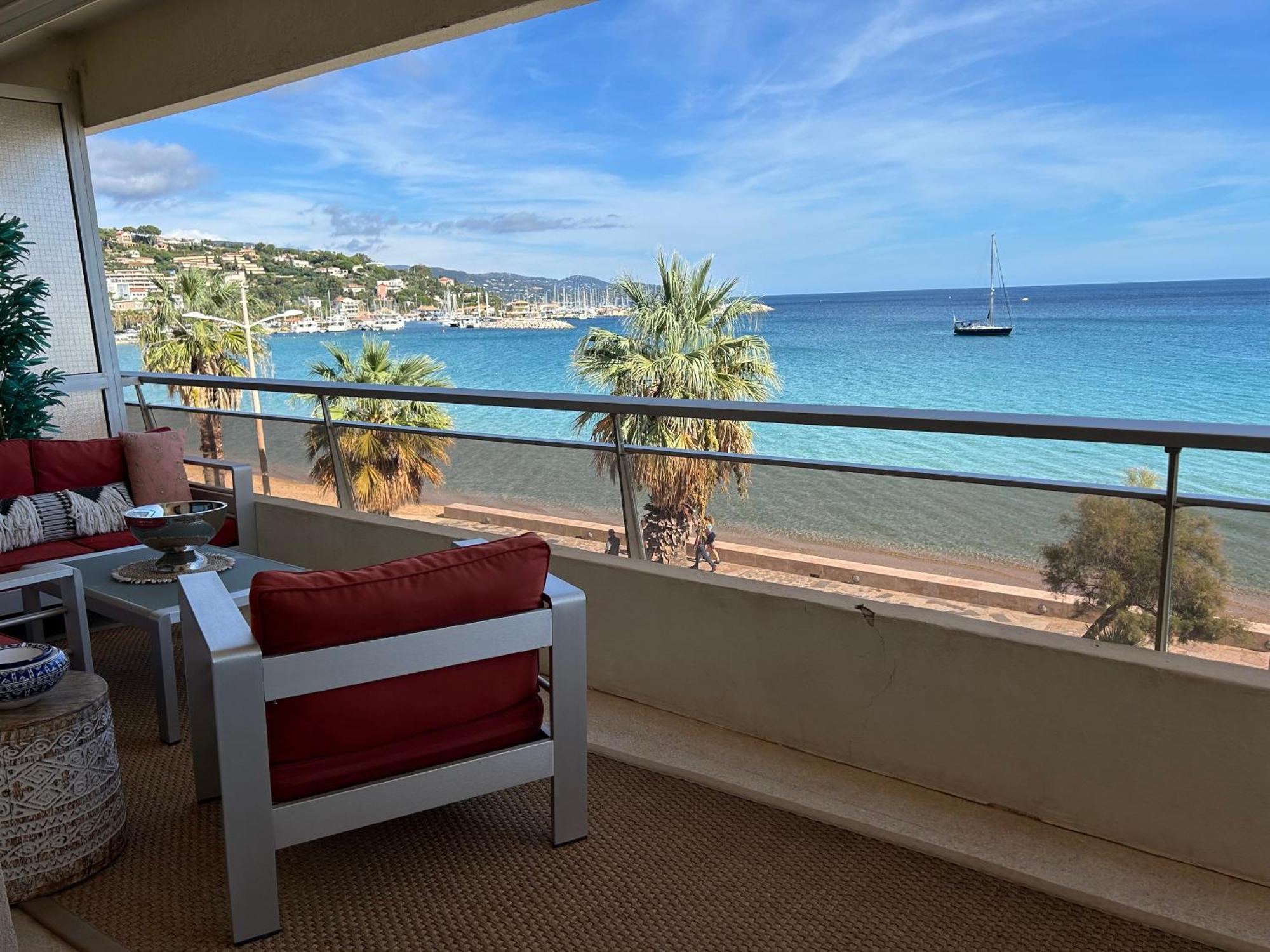 Premium Sea Front Apartment Le Lavandou Exterior photo