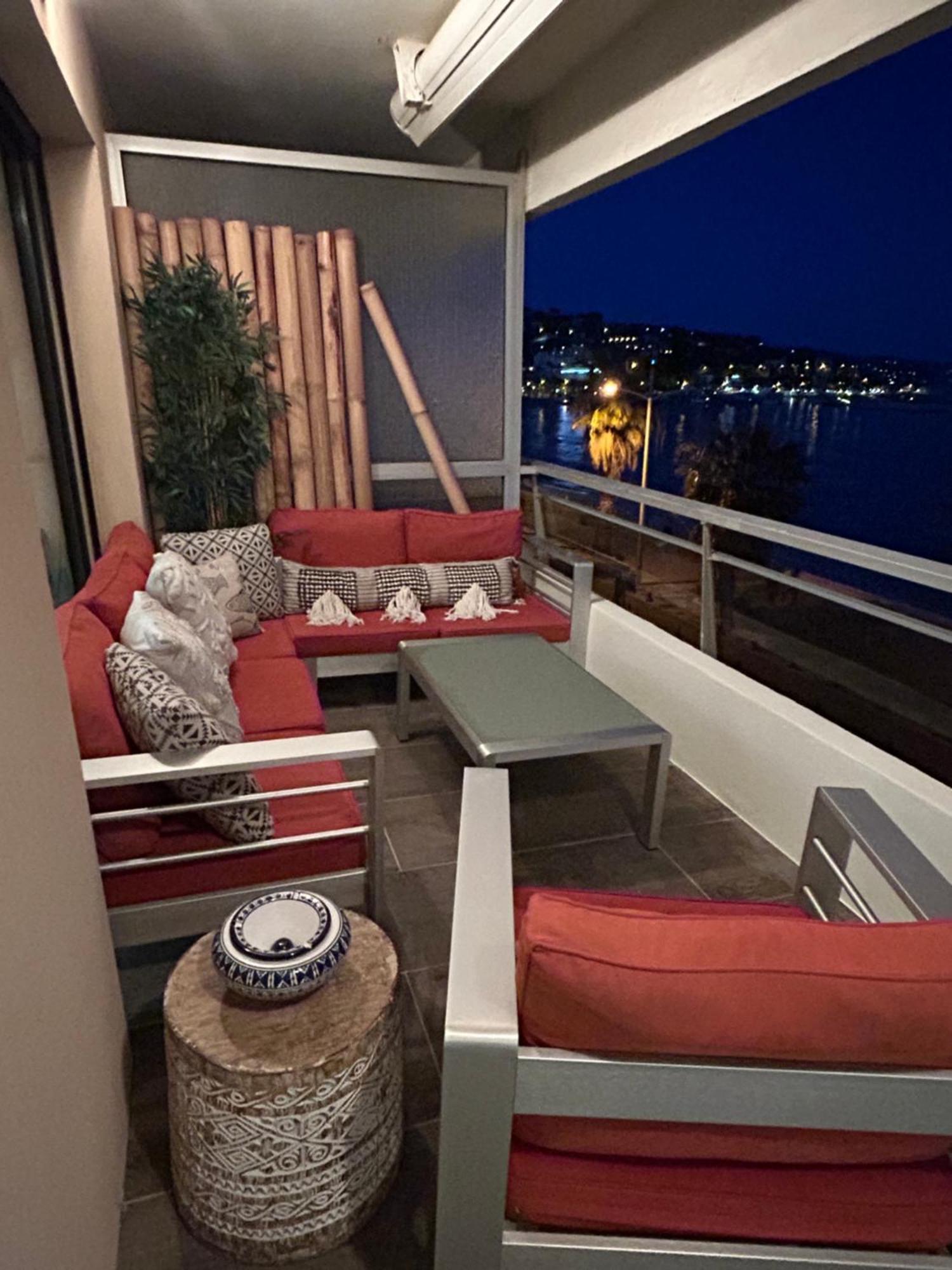 Premium Sea Front Apartment Le Lavandou Exterior photo